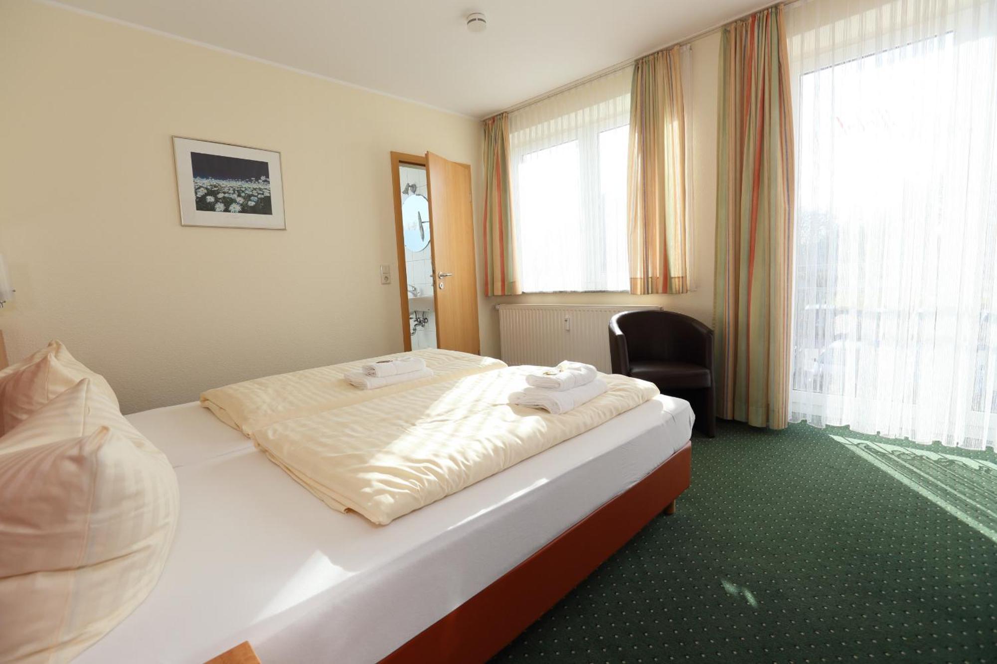 Hotel Am Holzhafen Stade Bagian luar foto