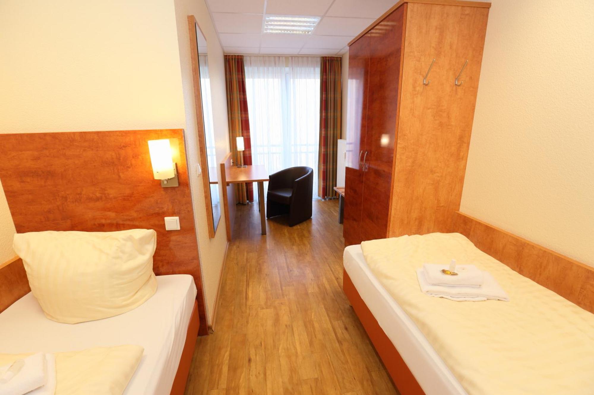 Hotel Am Holzhafen Stade Bagian luar foto